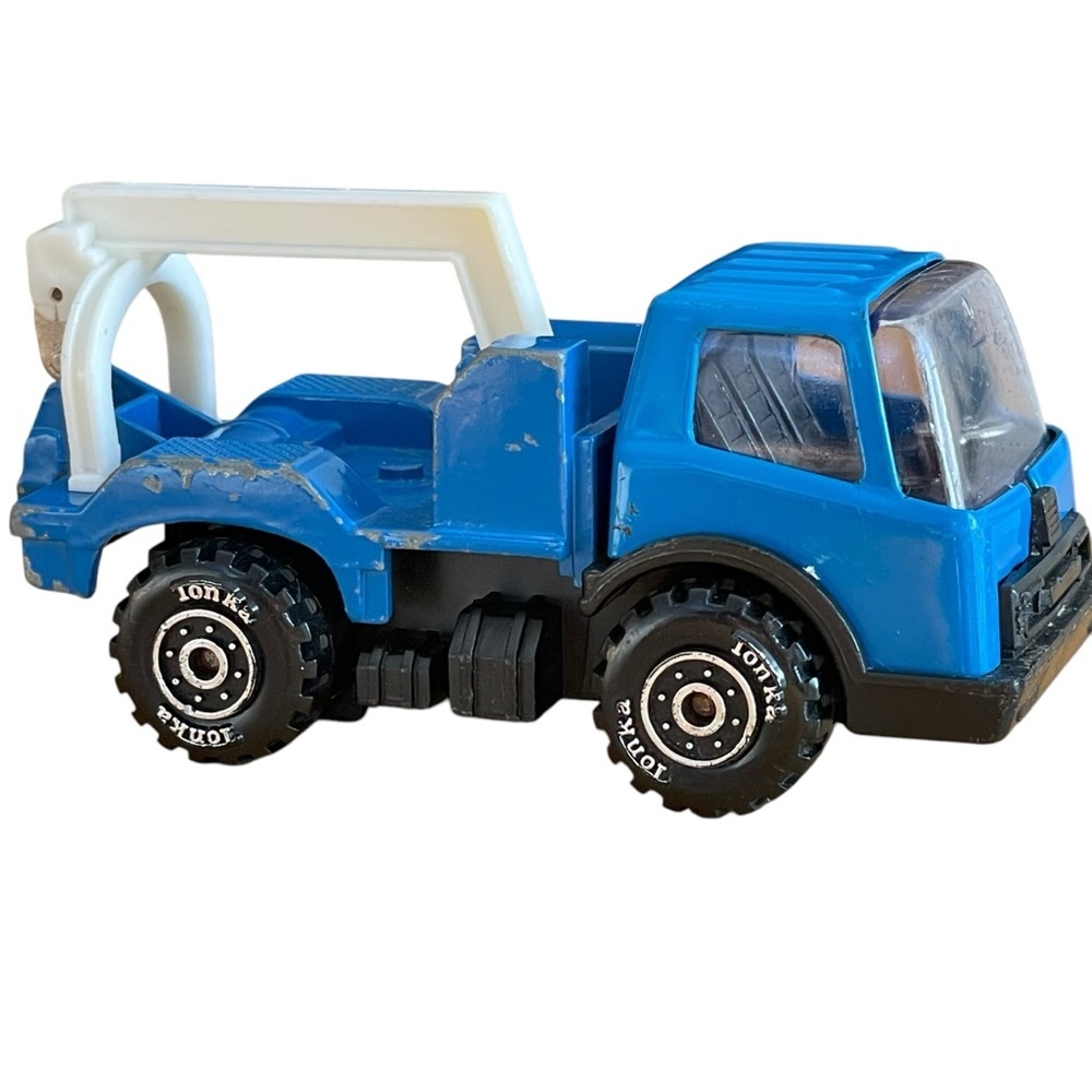 Vintage 1970s made in Japan Tonka Mites Blue Wrecker truck